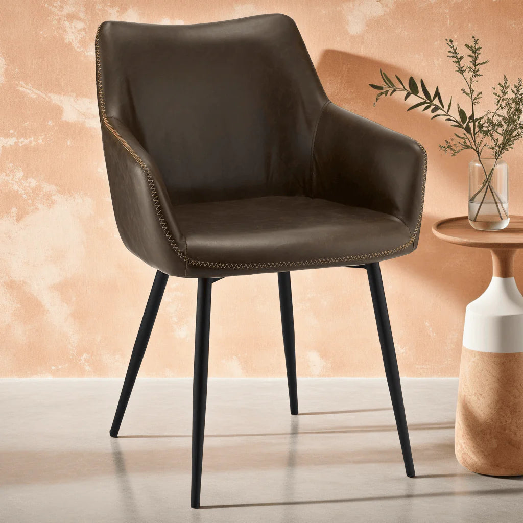 Furnhouse Maria Esszimmerstühle mit Armlehne 2er Set - Kunstleder Braun